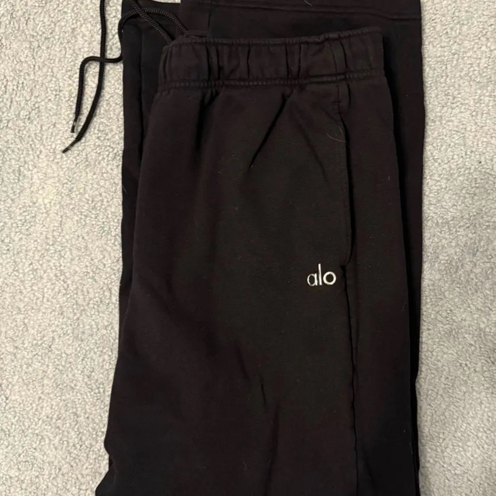 ALO Yoga Black Straight Leg Pants